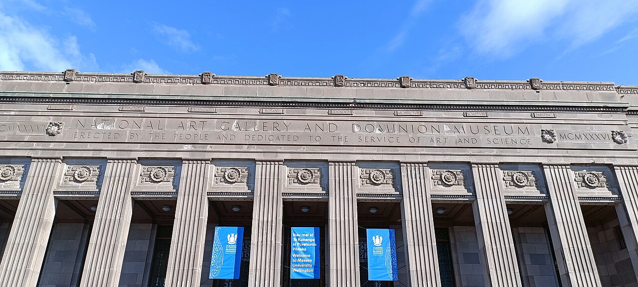 Dominion Museum／旧建物。かつてDominion MuseumだったWellingtonの建物を2023年に撮影。Te Hau ki Tūrangaの1980年展示状態は写らない。