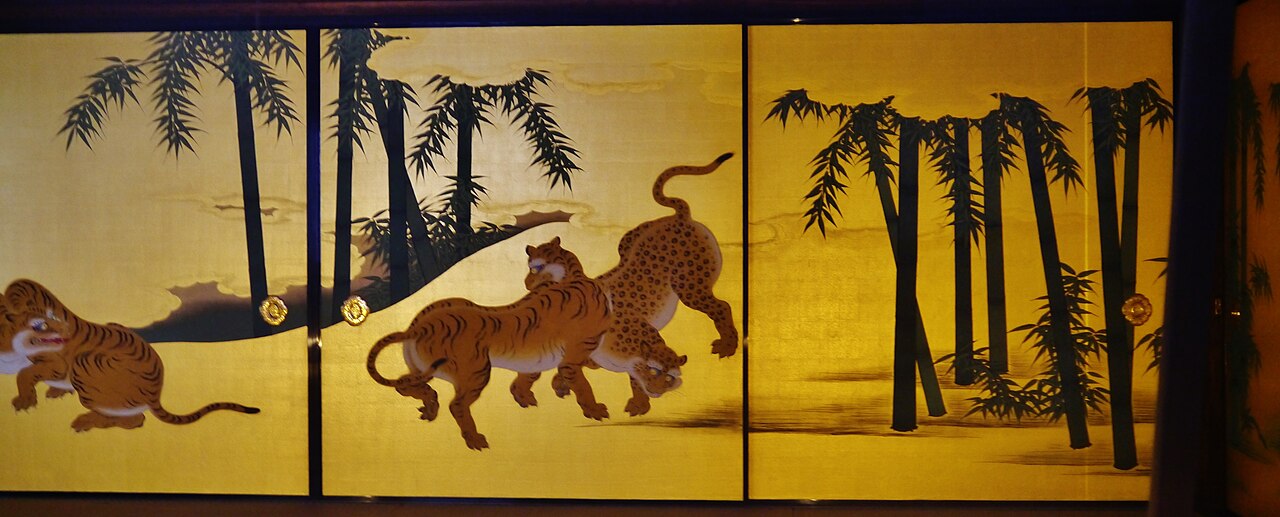二条城・襖面。二の丸御殿遠侍の襖面。開閉する壁が絵の支持体にもなる。