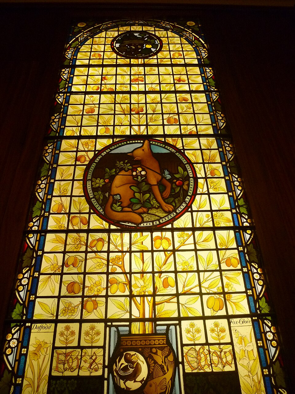 Poynter Room・窓。同室の窓の細部。館の保存記事にある調理グリルはこの写真に写らない。