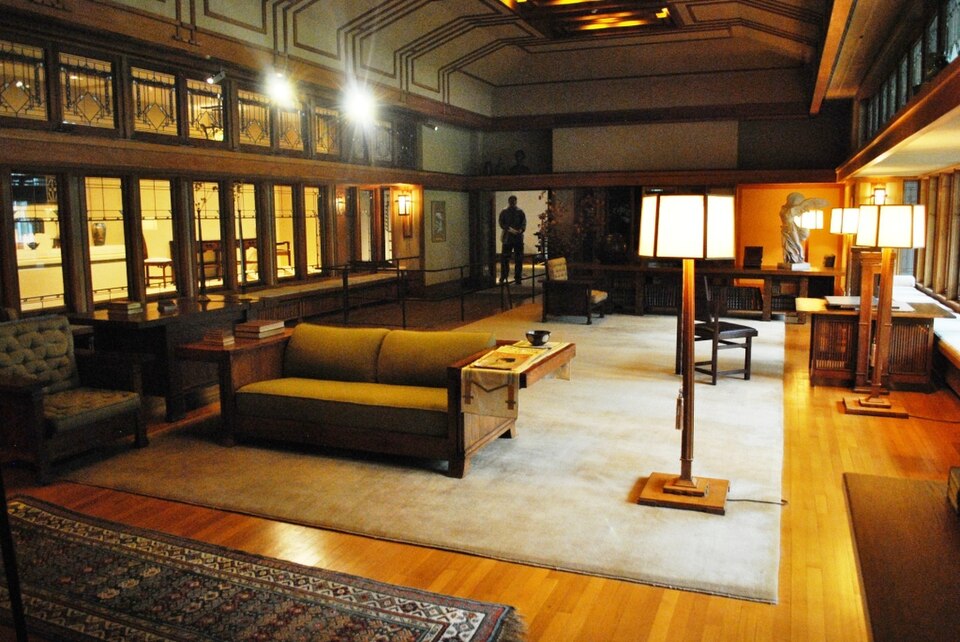 Wright Roomの窓と家具。同じ展示室の別角度。原位置の外景はここにはない。